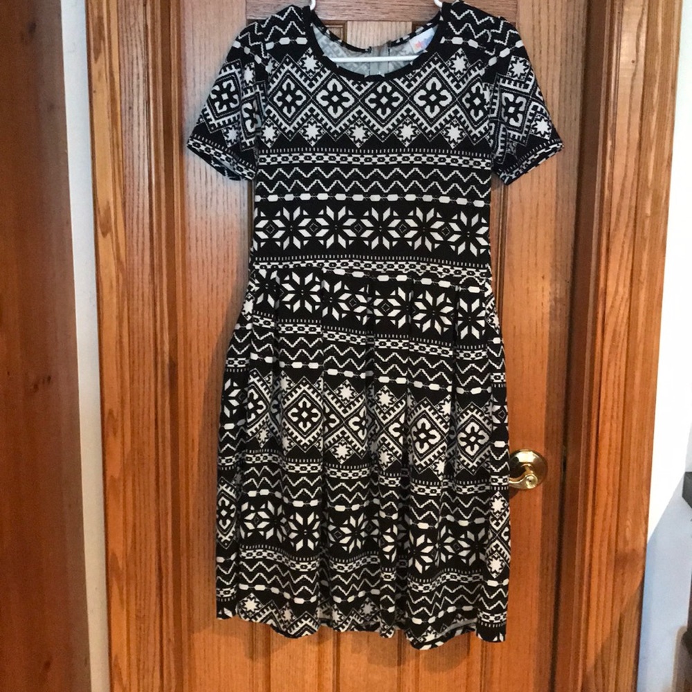 LuLaRoe- Amelia